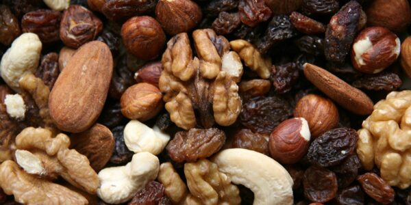 nuts, fruits, food-3841539.jpg